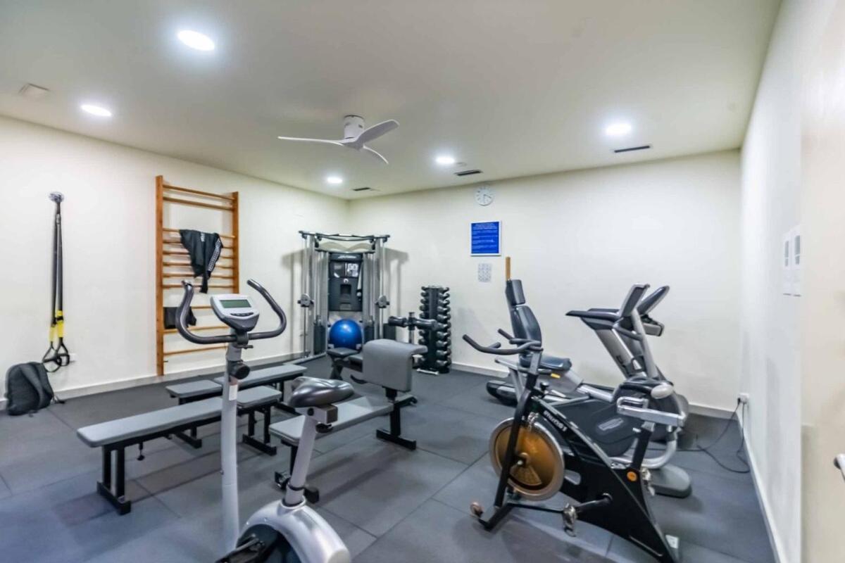123- Ideal With Views, Pool, Sauna And Gym *